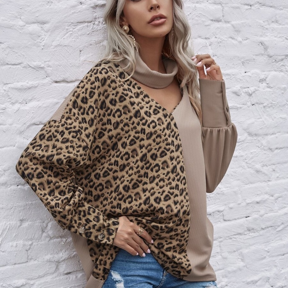 leopard print keyhole neck long sleeve top black - Picture 9 of 14